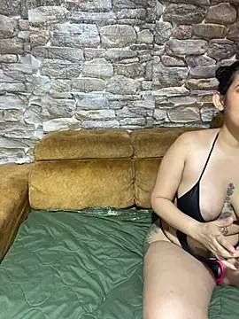 Snapshot of twohornys chatting on 12-07-24, 06:59 twohornys online show from 12-07-24, 06:59