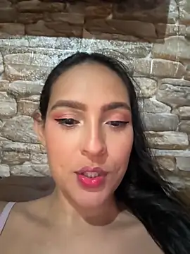 Snapshot of twohornys chatting on 10-29-25, 10:22 twohornys online show from 10-29-25, 10:22