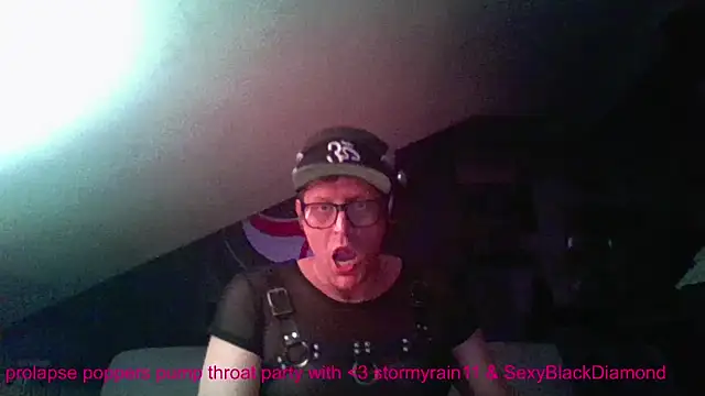 Snapshot of Bigthroaterboy chatting on 12-01-24, 09:48 Bigthroaterboy online show from 12-01-24, 09:48