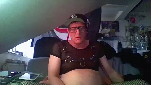 Snapshot of Bigthroaterboy chatting on 12-04-24, 08:45 Bigthroaterboy online show from 12-04-24, 08:45