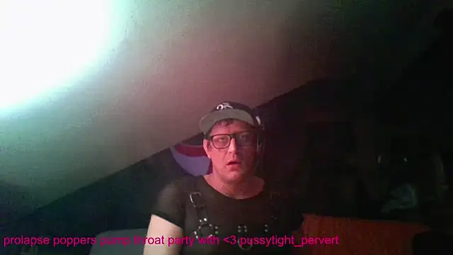Snapshot of Bigthroaterboy chatting on 12-05-24, 03:26 Bigthroaterboy online show from 12-05-24, 03:26