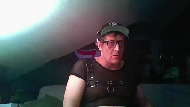 Snapshot of Bigthroaterboy chatting on 12-05-24, 10:01 Bigthroaterboy online show from 12-05-24, 10:01