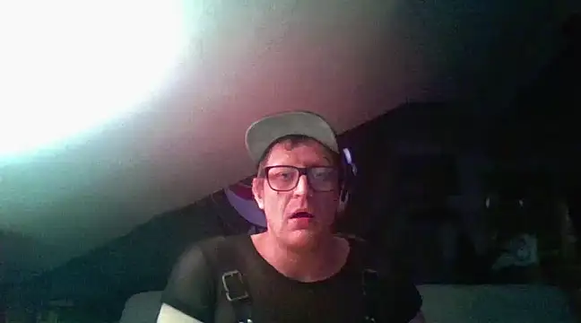 Snapshot of Bigthroaterboy chatting on 12-06-24, 04:14 Bigthroaterboy online show from 12-06-24, 04:14