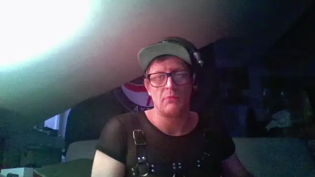 Snapshot of Bigthroaterboy chatting on 12-06-24, 07:21 Bigthroaterboy online show from 12-06-24, 07:21