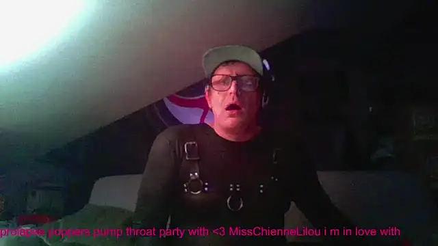 Snapshot of Bigthroaterboy chatting on 12-07-24, 11:56 Bigthroaterboy online show from 12-07-24, 11:56