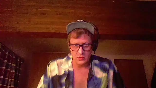 Snapshot of Bigthroaterboy chatting on 12-25-24, 06:41 Bigthroaterboy online show from 12-25-24, 06:41