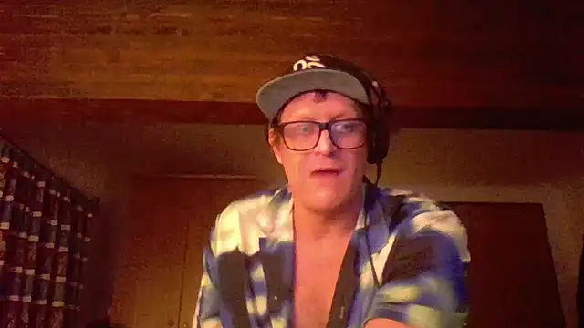 Snapshot of Bigthroaterboy chatting on 12-29-24, 02:38 Bigthroaterboy online show from 12-29-24, 02:38