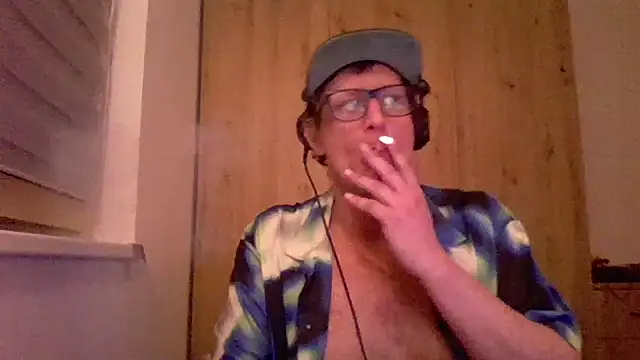 Snapshot of Bigthroaterboy chatting on 01-15-25, 09:51 Bigthroaterboy online show from 01-15-25, 09:51