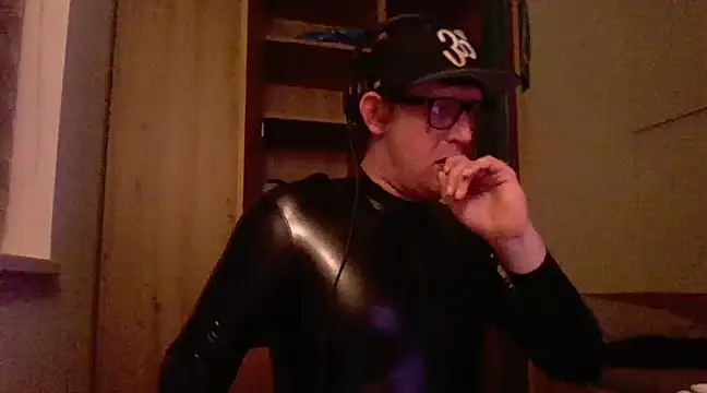 Snapshot of Bigthroaterboy chatting on 02-02-25, 05:59 Bigthroaterboy online show from 02-02-25, 05:59