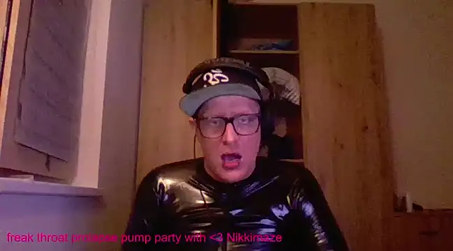 Snapshot of Bigthroaterboy chatting on 02-12-25, 02:14 Bigthroaterboy online show from 02-12-25, 02:14