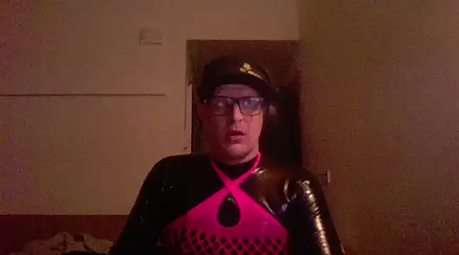 Snapshot of Bigthroaterboy chatting on 03-07-25, 08:00 Bigthroaterboy online show from 03-07-25, 08:00