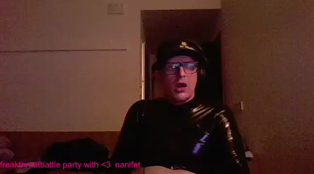 Snapshot of Bigthroaterboy chatting on 03-08-25, 05:54 Bigthroaterboy online show from 03-08-25, 05:54