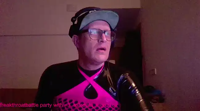 Snapshot of Bigthroaterboy chatting on 03-11-25, 03:16 Bigthroaterboy online show from 03-11-25, 03:16