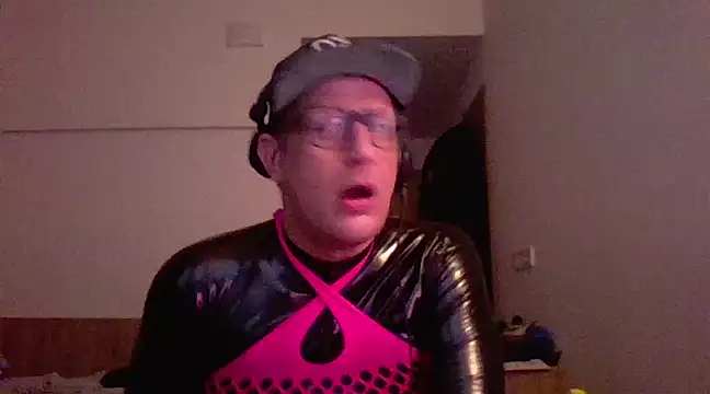 Snapshot of Bigthroaterboy chatting on 03-16-25, 06:09 Bigthroaterboy online show from 03-16-25, 06:09