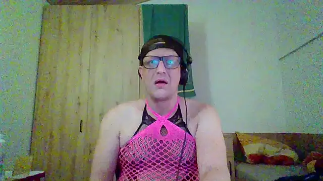 Snapshot of Bigthroaterboy chatting on 09-30-25, 09:09 Bigthroaterboy online show from 09-30-25, 09:09