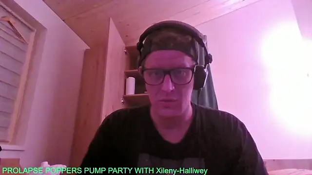 Snapshot of Bigthroaterboy chatting on 10-02-25, 06:04 Bigthroaterboy online show from 10-02-25, 06:04