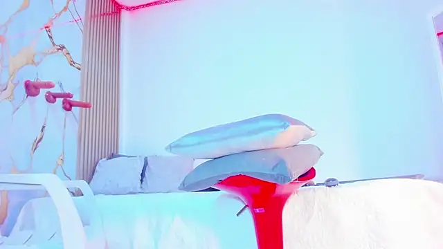 Snapshot of YUSELFI_ROSS_ chatting on 10-24-25, 12:12 YUSELFI ROSS online show from 10-24-25, 12:12