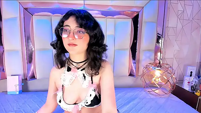 SaraMartini1 online show from 10-18-25, 06:05