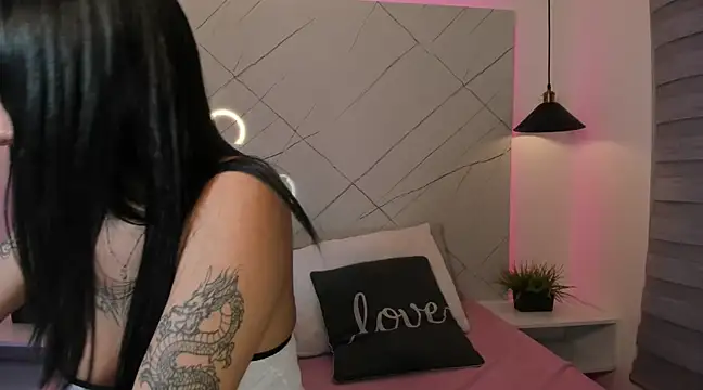 Snapshot of ANTONELLA__ROUSE_ chatting on 02-17-25, 04:20 ANTONELLA ROUSE online show from 02-17-25, 04:20