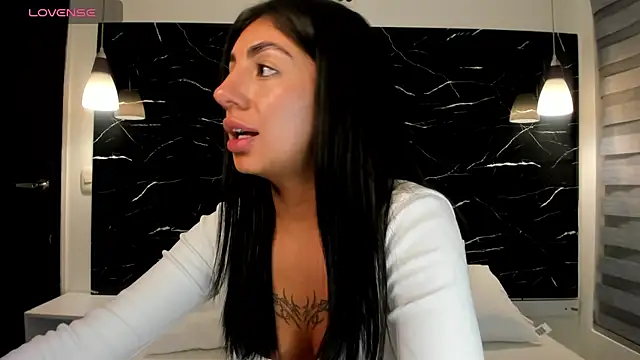 Snapshot of ANTONELLA__ROUSE_ chatting on 03-15-25, 03:29 ANTONELLA ROUSE online show from 03-15-25, 03:29