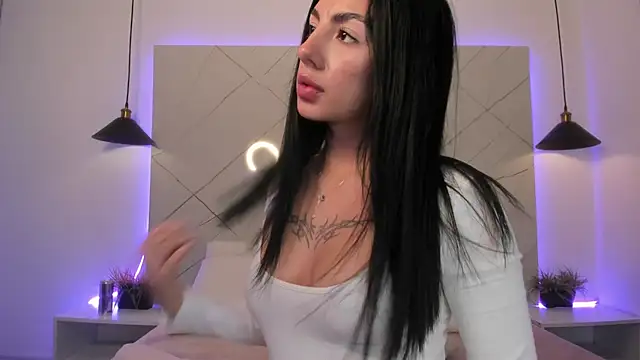 ANTONELLA  ROUSE  online show from 04-26-26, 03:15