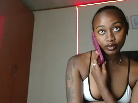 Snapshot of Miss_hot_candy chatting on 01-07-25, 07:31 Miss hot candy online show from 01-07-25, 07:31