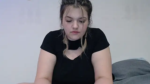 Snapshot of AnitaWillias chatting on 02-23-25, 02:18 AnitaWillias online show from 02-23-25, 02:18