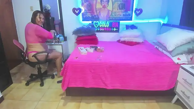 Snapshot of karenmilf_4 chatting on 01-05-25, 01:24 karenmilf 4 online show from 01-05-25, 01:24