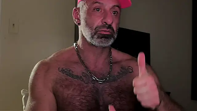 Snapshot of DaddySnowXX chatting on 12-25-24, 04:33 DaddySnowXX online show from 12-25-24, 04:33