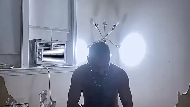 Snapshot of DaddySnowXX chatting on 09-22-25, 02:02 DaddySnowXX online show from 09-22-25, 02:02