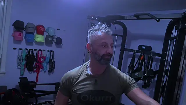 Snapshot of DaddySnowXX chatting on 11-28-25, 02:03 DaddySnowXX online show from 11-28-25, 02:03