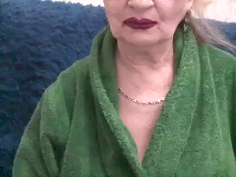 Snapshot of CarlyTreat chatting on 02-18-25, 06:04 CarlyTreat online show from 02-18-25, 06:04