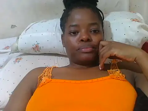 Snapshot of Honeyme24 chatting on 11-19-25, 10:15 Honeyme24 online show from 11-19-25, 10:15