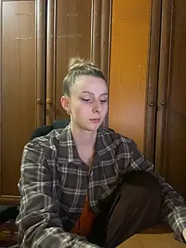 Snapshot of Ameli_Li chatting on 10-27-25, 01:31 Ameli Li online show from 10-27-25, 01:31
