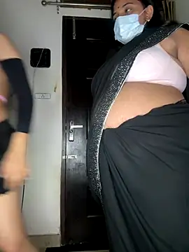 Snapshot of HotIndianCouple__8 chatting on 11-06-25, 06:09 HotIndianCouple 8 online show from 11-06-25, 06:09