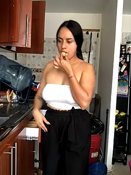 Snapshot of Shanonsex2 chatting on 09-22-25, 04:09 Shanonsex2 online show from 09-22-25, 04:09