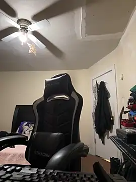 YandereDemon online show from 09-18-25, 04:36