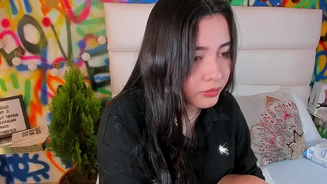 Snapshot of Liana_Bernocchi chatting on 11-19-25, 08:20 Liana Bernocchi online show from 11-19-25, 08:20