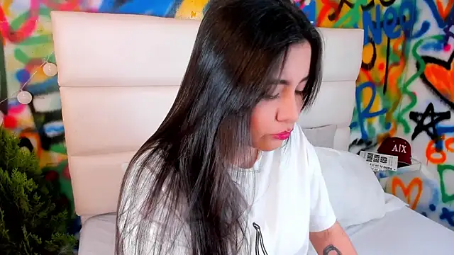 Snapshot of Liana_Bernocchi chatting on 11-20-25, 07:46 Liana Bernocchi online show from 11-20-25, 07:46