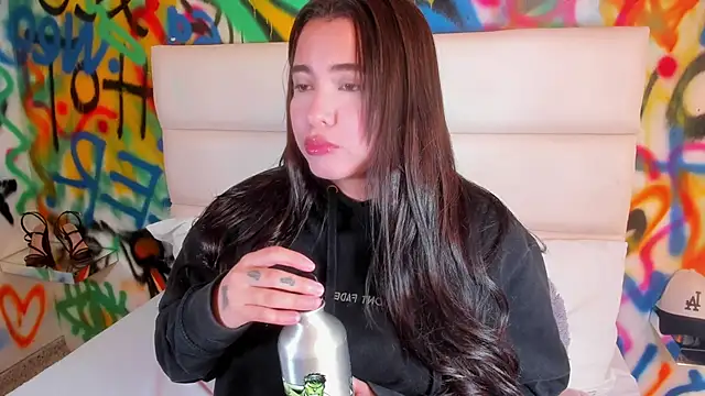 Liana Bernocchi online show from 01-18-26, 08:12