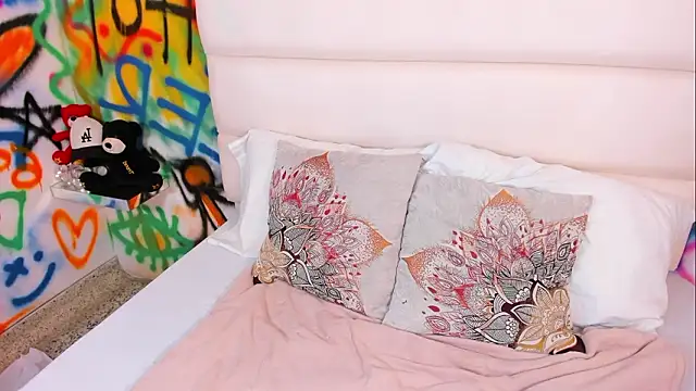 Liana Bernocchi online show from 02-13-26, 08:16