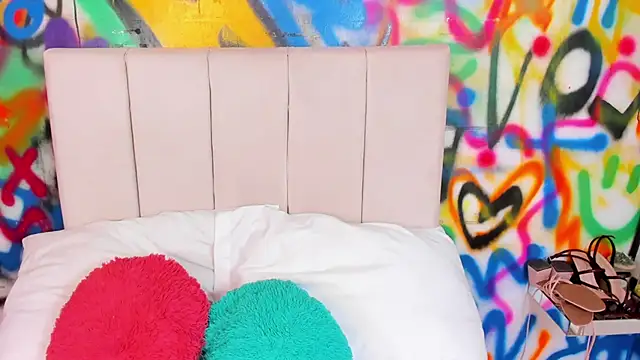 Liana Bernocchi online show from 03-04-26, 08:48