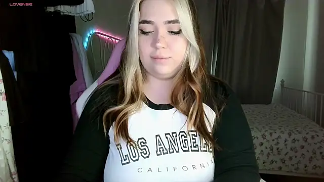 Roxy Sakura online show from 01-22-25, 11:56