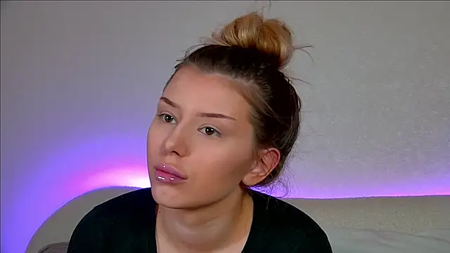 LiliaBianka online show from 03-10-25, 06:38