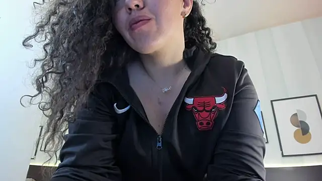 Valeria  soler online show from 01-15-25, 07:55