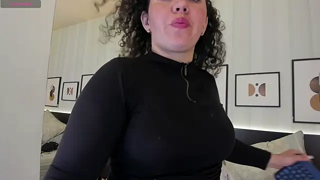 Valeria  soler online show from 03-13-25, 01:29