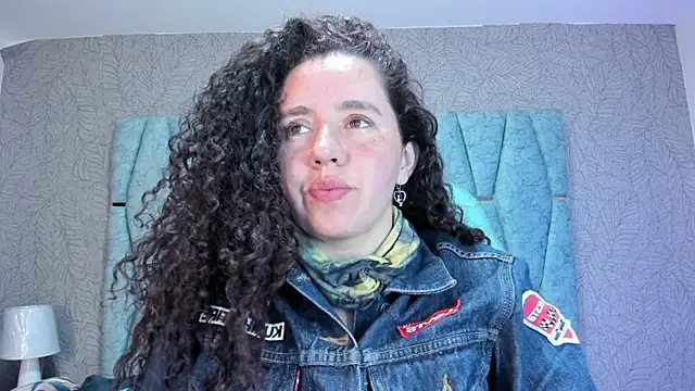 Valeria  soler online show from 09-12-25, 01:11