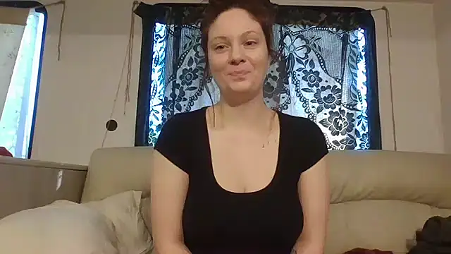 emerieskye20 online show from 01-13-25, 09:31