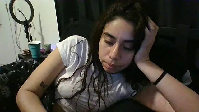 Snapshot of catrinasexy19 chatting on 03-18-25, 12:27 catrinasexy19 online show from 03-18-25, 12:27