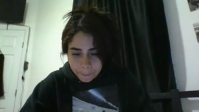 Snapshot of catrinasexy19 chatting on 03-21-25, 11:01 catrinasexy19 online show from 03-21-25, 11:01